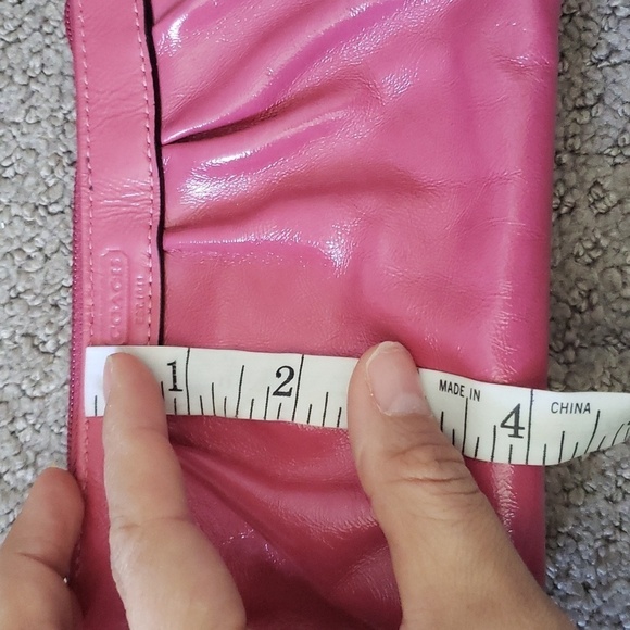 COACH Pleated Medium Leather Wristlet Purse ~ Hot Pink Fuchsia - Picture 3 of 7